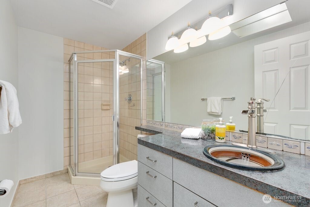 7930 SE 34th Street #513, Mercer Island, WA 98040