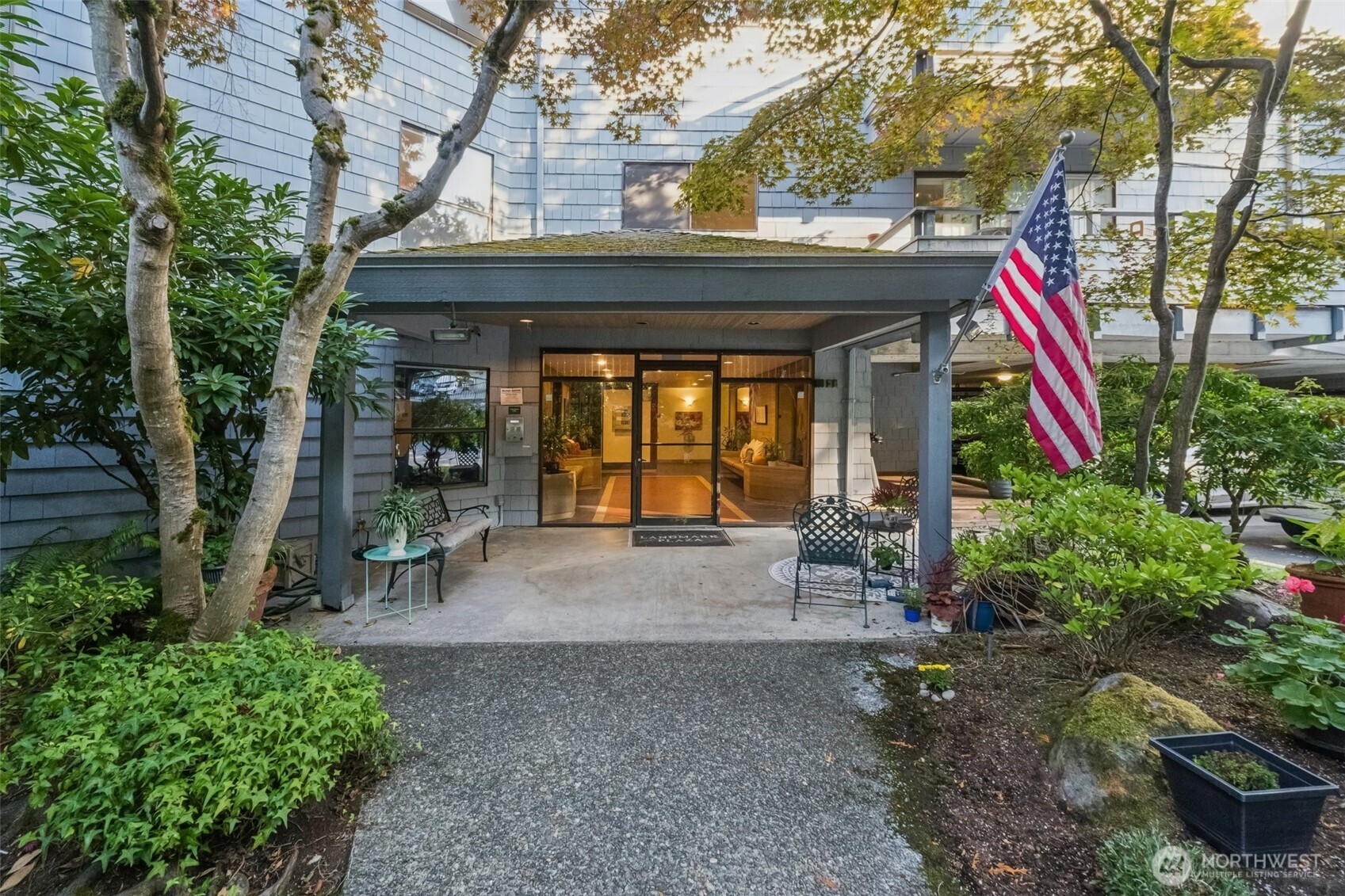 7930 SE 34th Street #513, Mercer Island, WA 98040