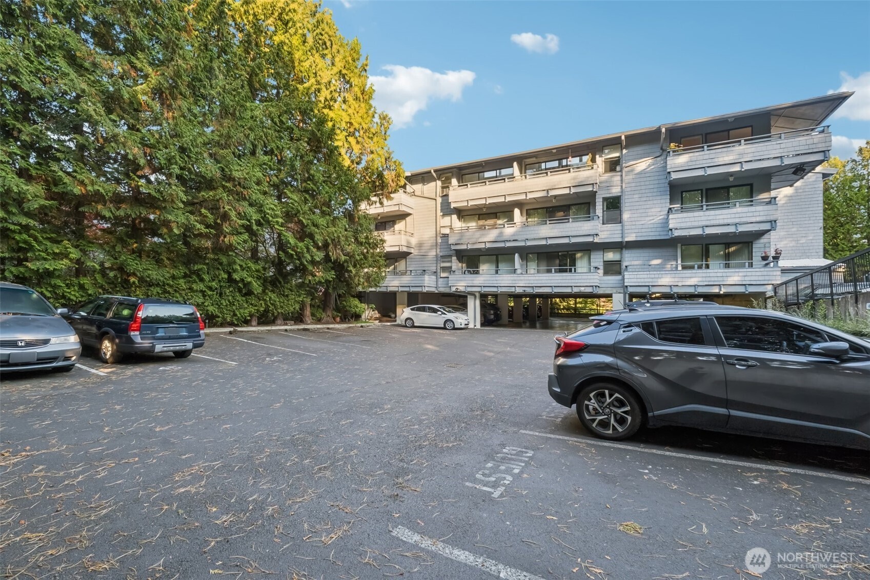 7930 SE 34th Street #513, Mercer Island, WA 98040