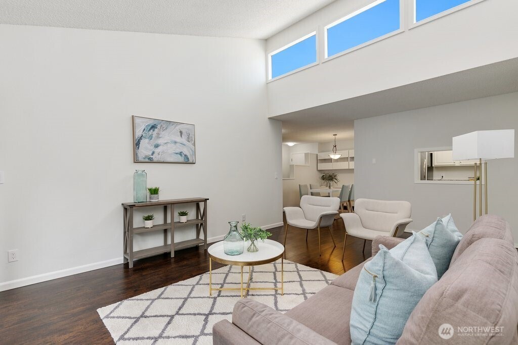 7930 SE 34th Street #513, Mercer Island, WA 98040