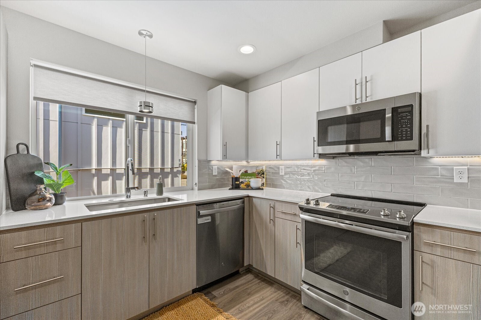 6249 8th Avenue NW, Seattle, WA 98107