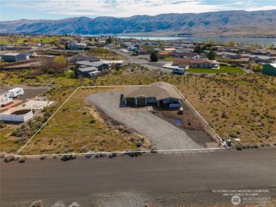 713 SW Sunset Boulevard , Mattawa, WA 99349 - Photo 2