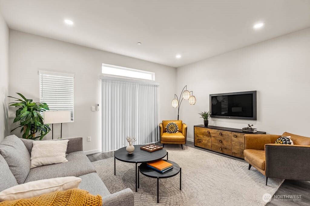 16111 36TH Avenue W #J4, Lynnwood, WA 98087