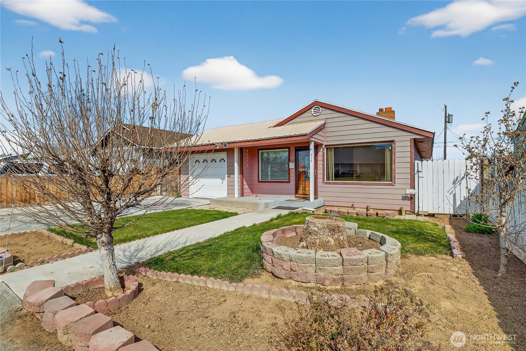 417 SE H Street , Quincy, WA 98848-1511