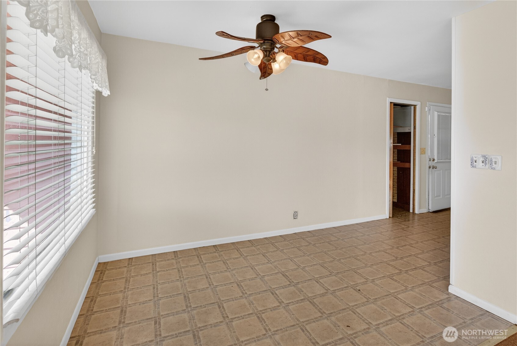 417 SE H Street , Quincy, WA 98848-1511