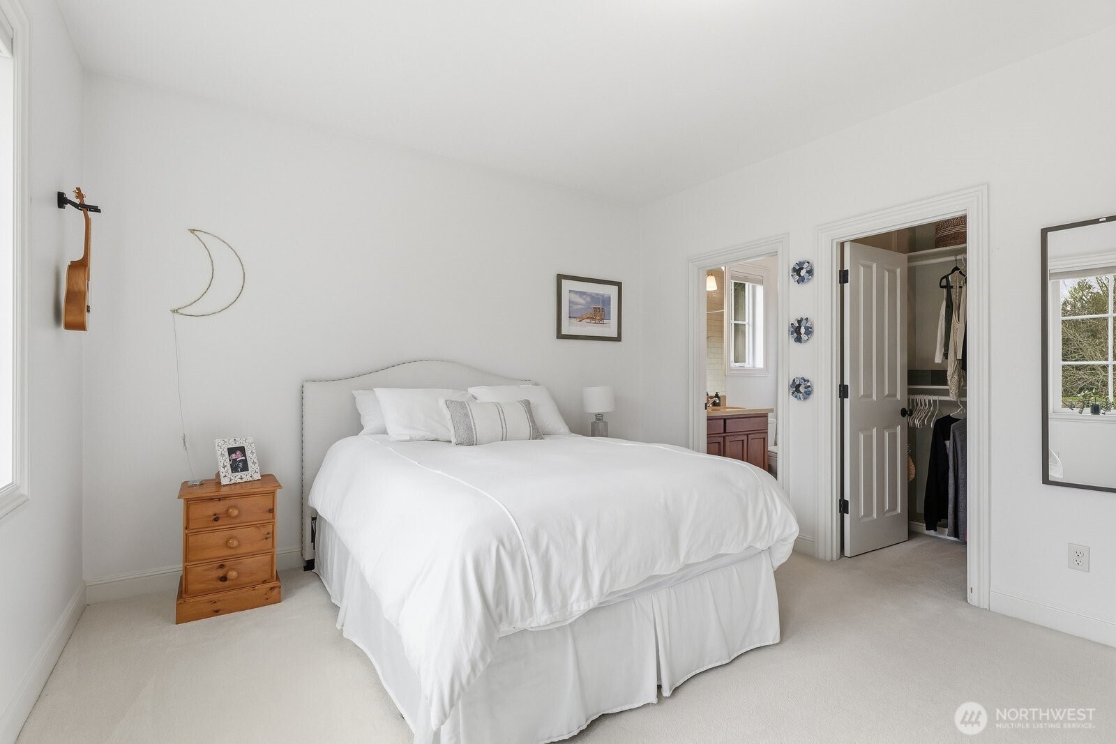 15923 163rd Avenue NE, Woodinville, WA 98072-8945