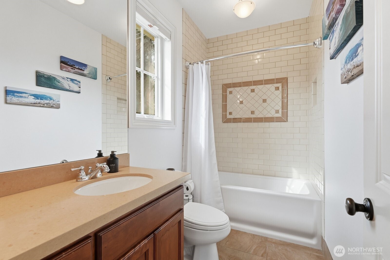15923 163rd Avenue NE, Woodinville, WA 98072-8945