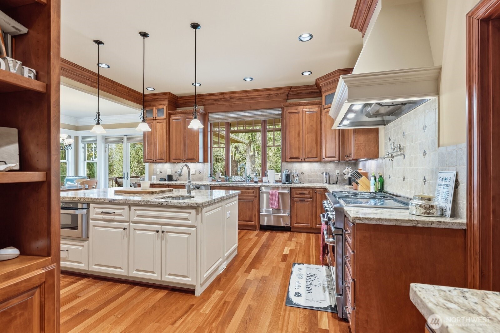 15923 163rd Avenue NE, Woodinville, WA 98072-8945