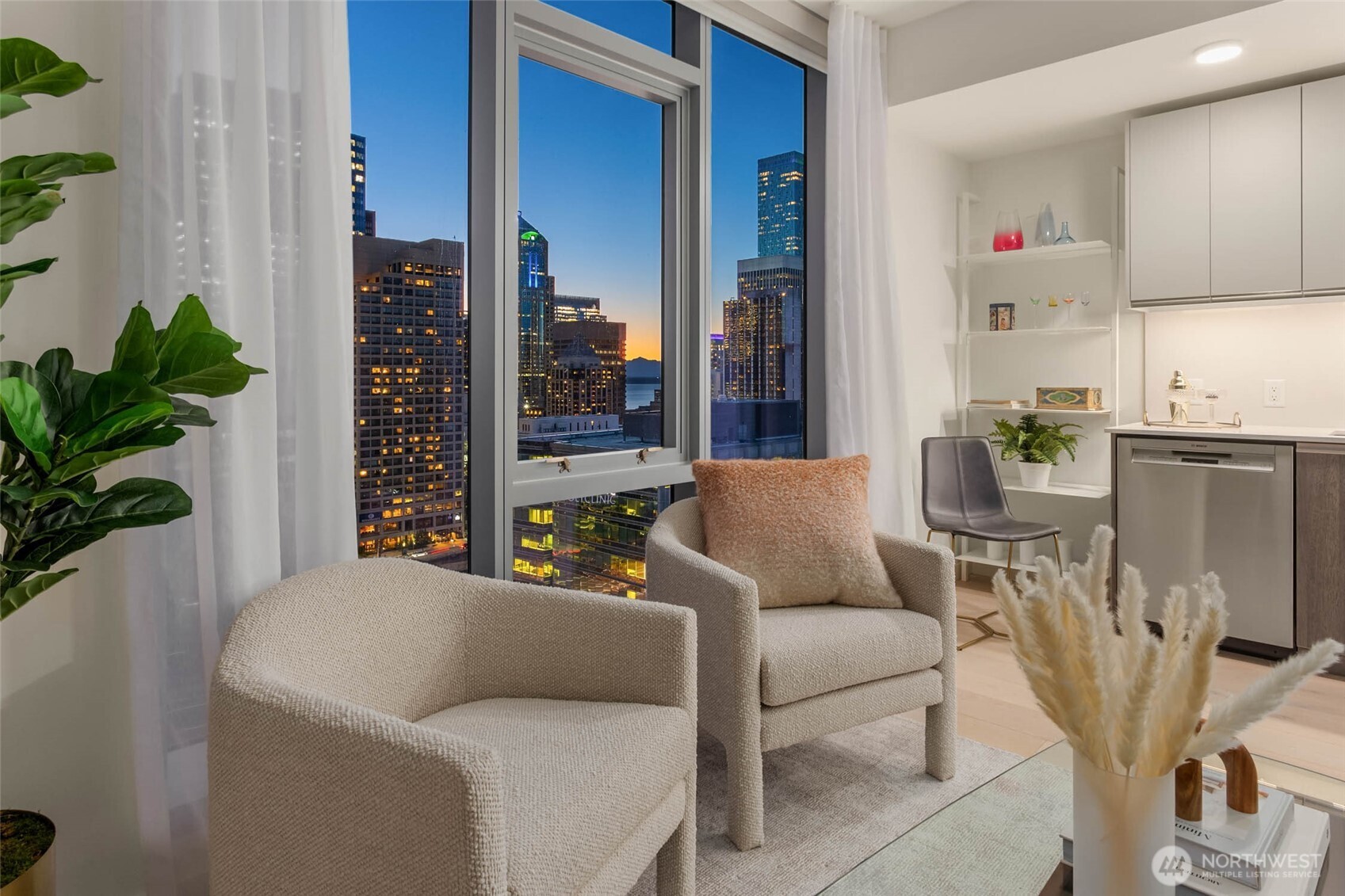 800 Columbia Street #1809, Seattle, WA 98104