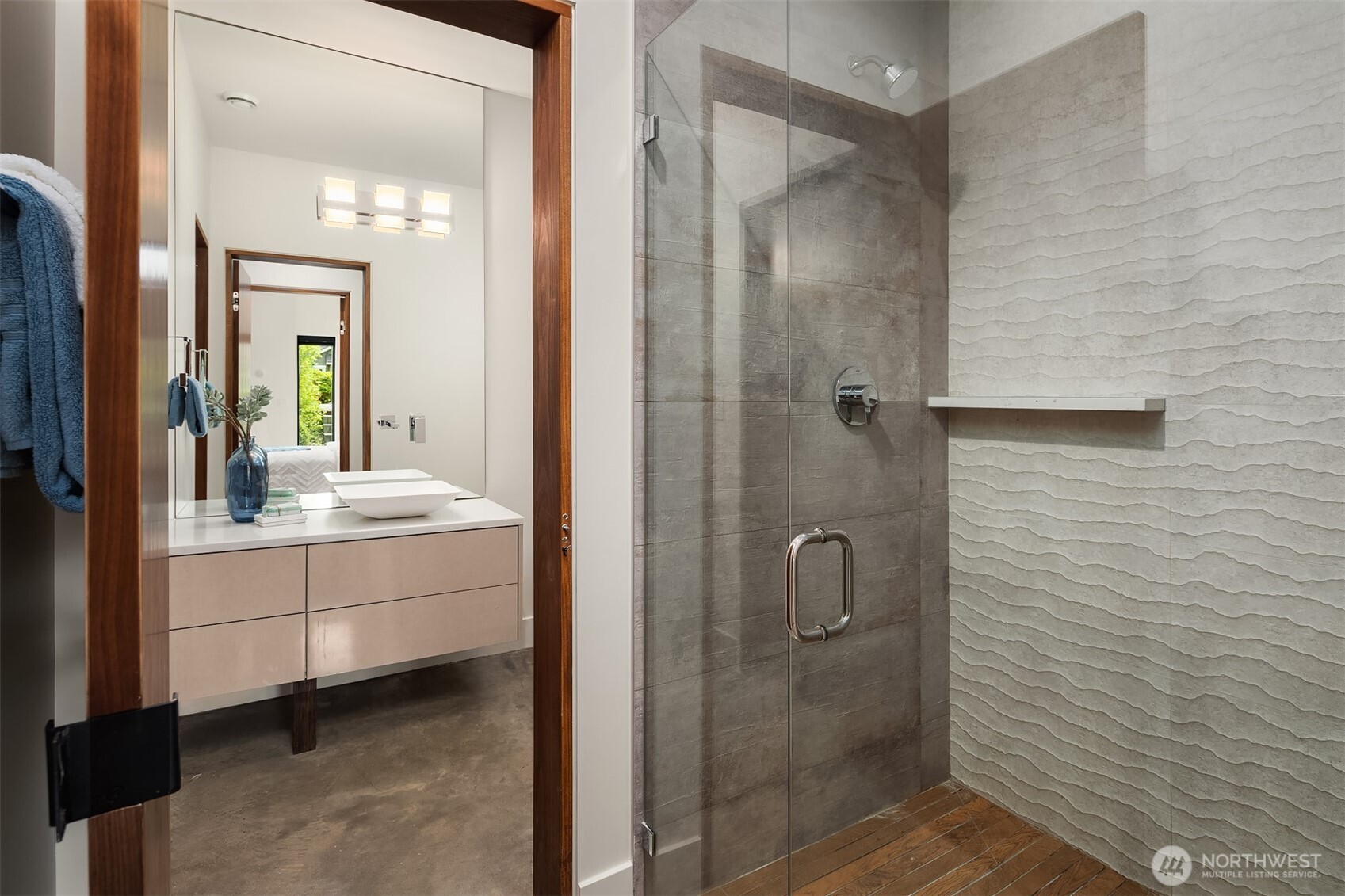 122 10th Avenue , Kirkland, WA 98033