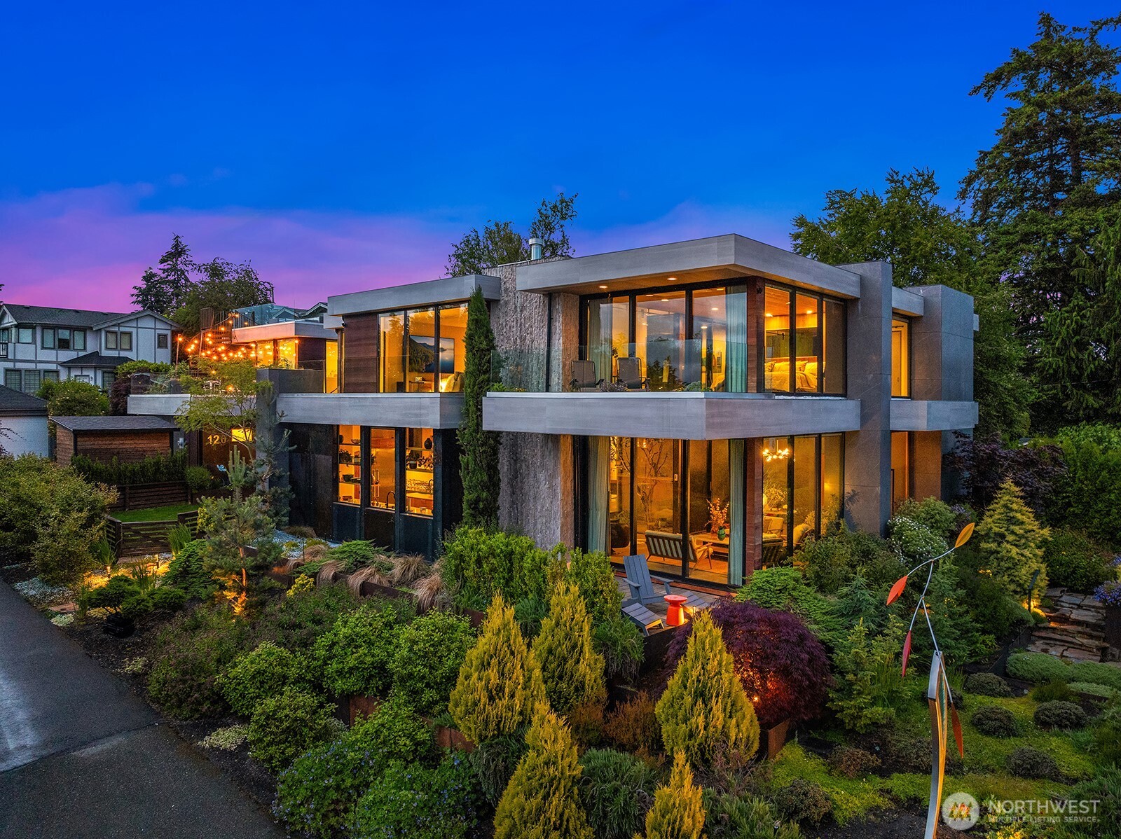 122 10th Avenue , Kirkland, WA 98033