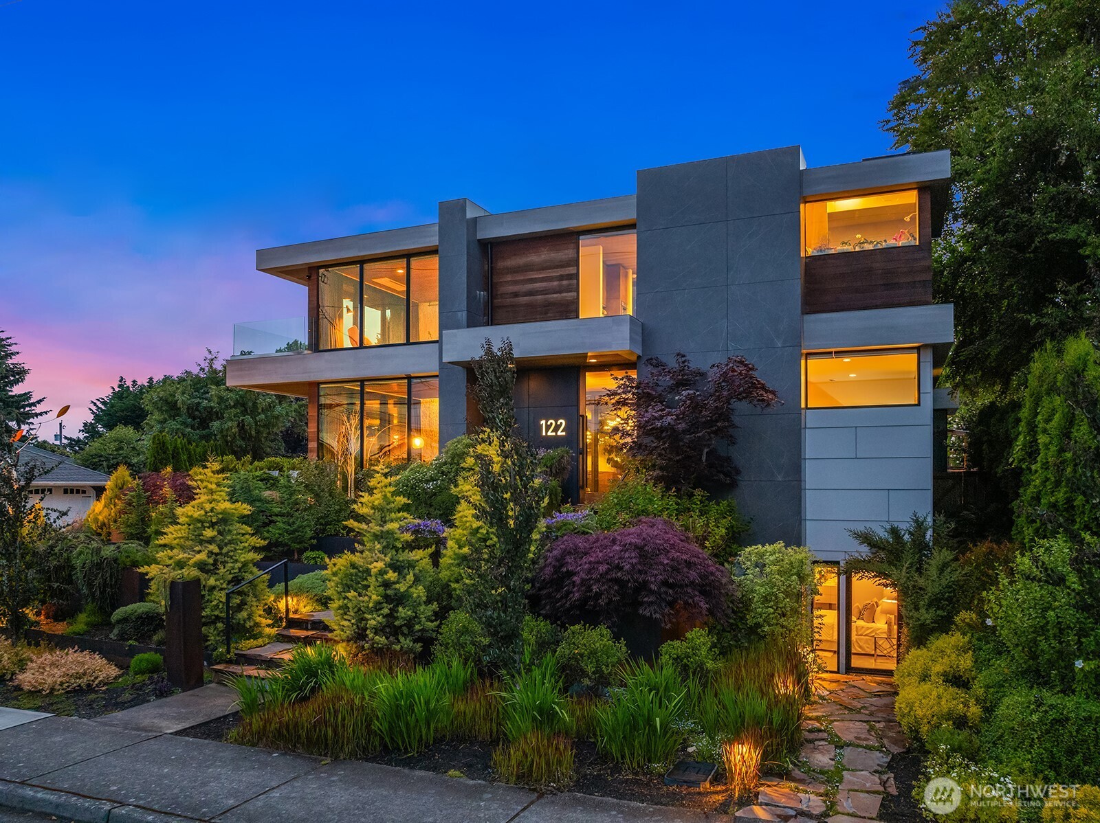 122 10th Avenue , Kirkland, WA 98033