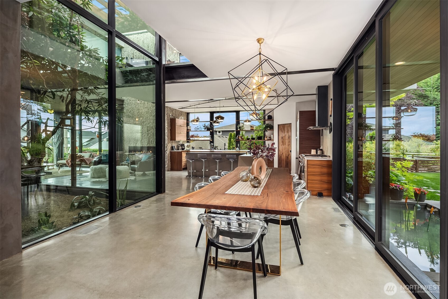 122 10th Avenue , Kirkland, WA 98033