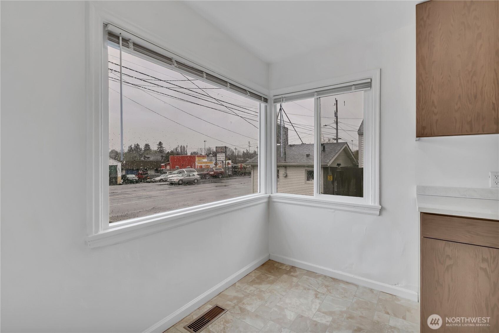 10041 15th Avenue SW, Seattle, WA 98146