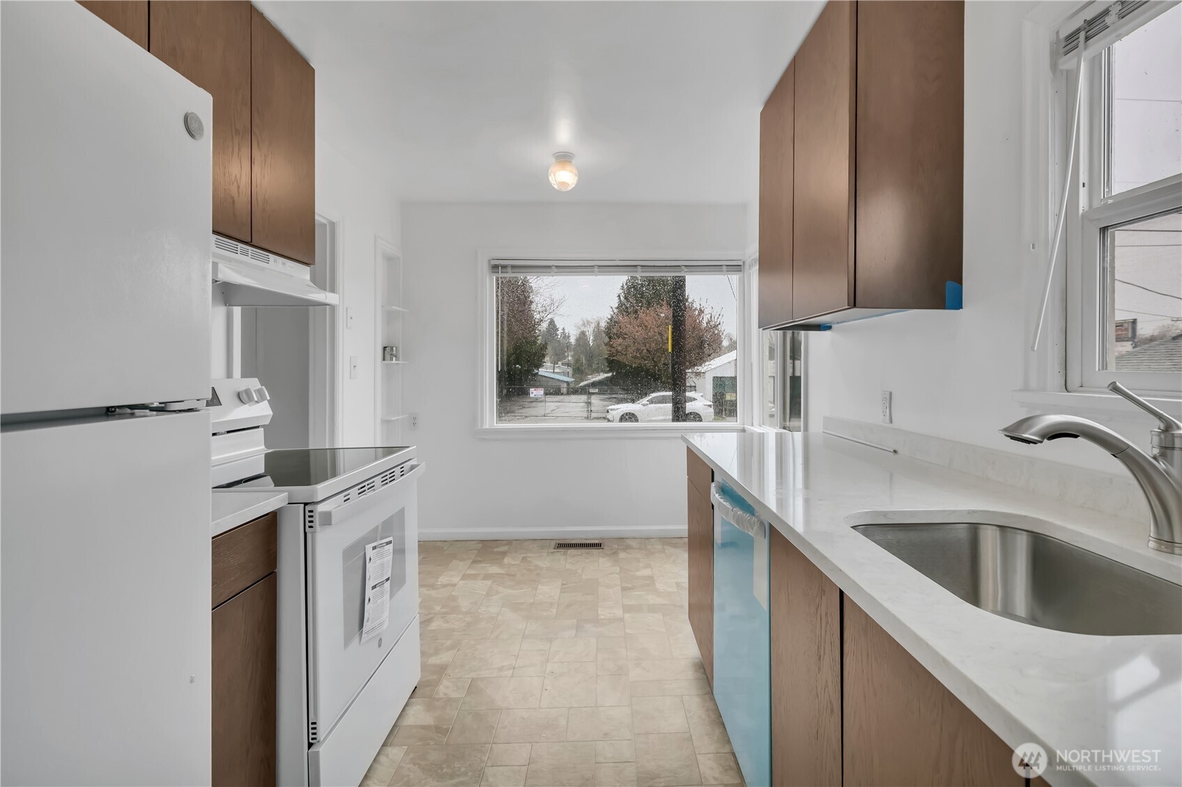 10041 15th Avenue SW, Seattle, WA 98146