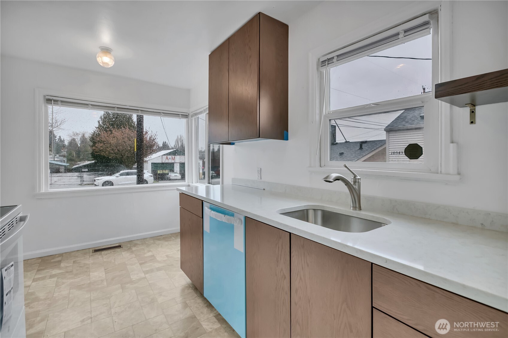 10041 15th Avenue SW, Seattle, WA 98146