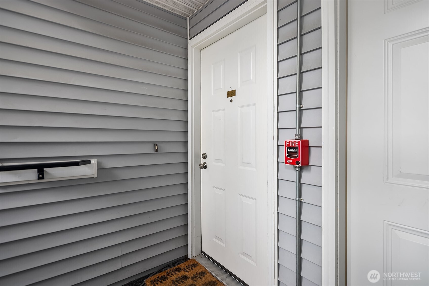 1011 156 Avenue NE #B-209, Bellevue, WA 98007