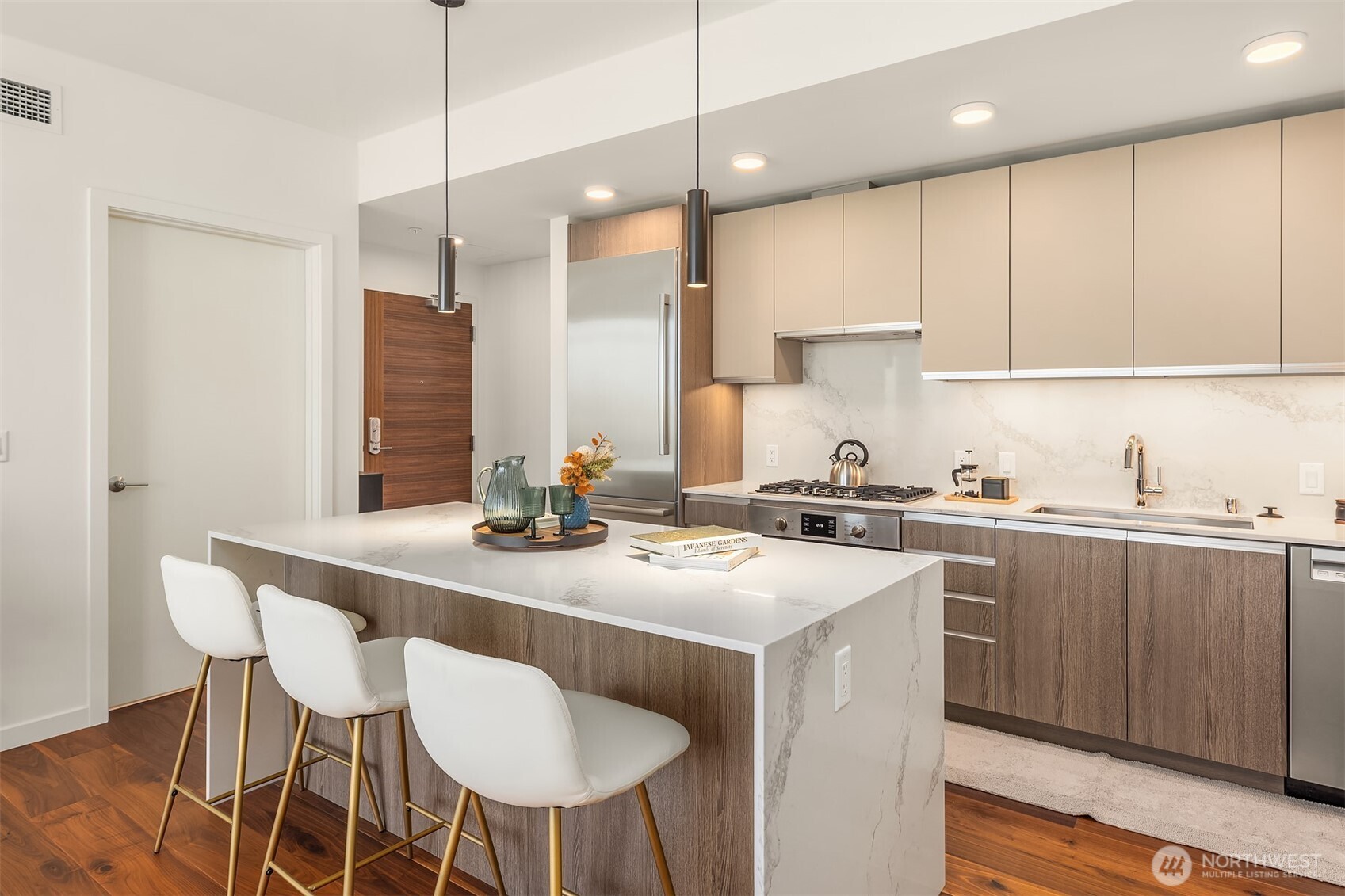 800 Columbia Street #2505, Seattle, WA 98104