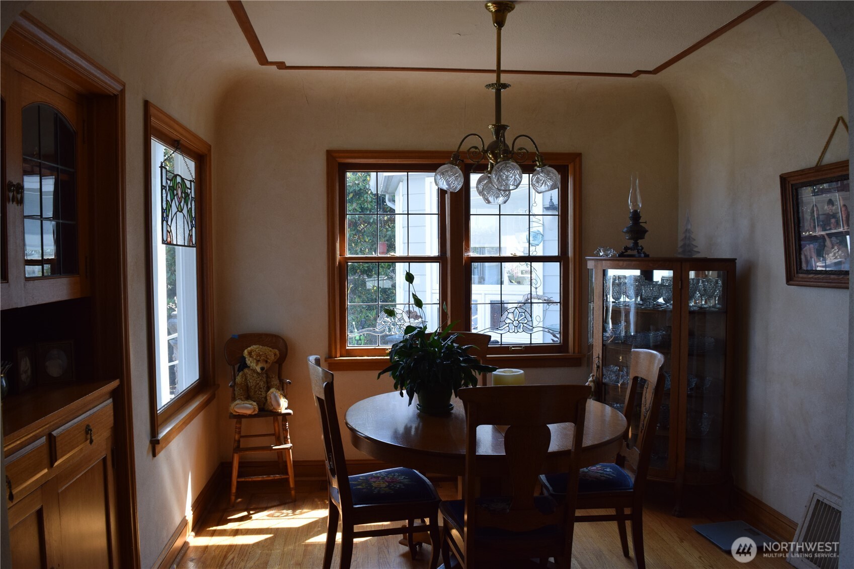 3538 Beach Drive E, Port Orchard, WA 98366-8136