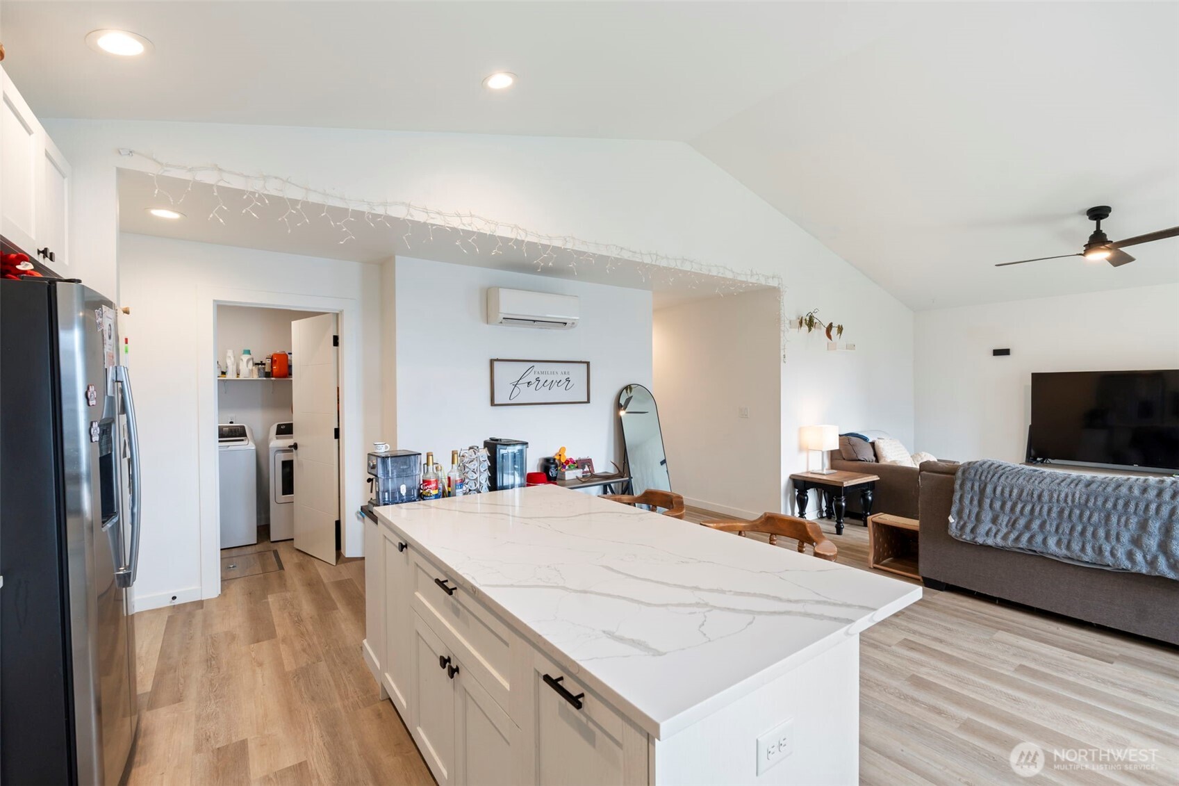 2011 Apple Road , Winlock, WA 98596