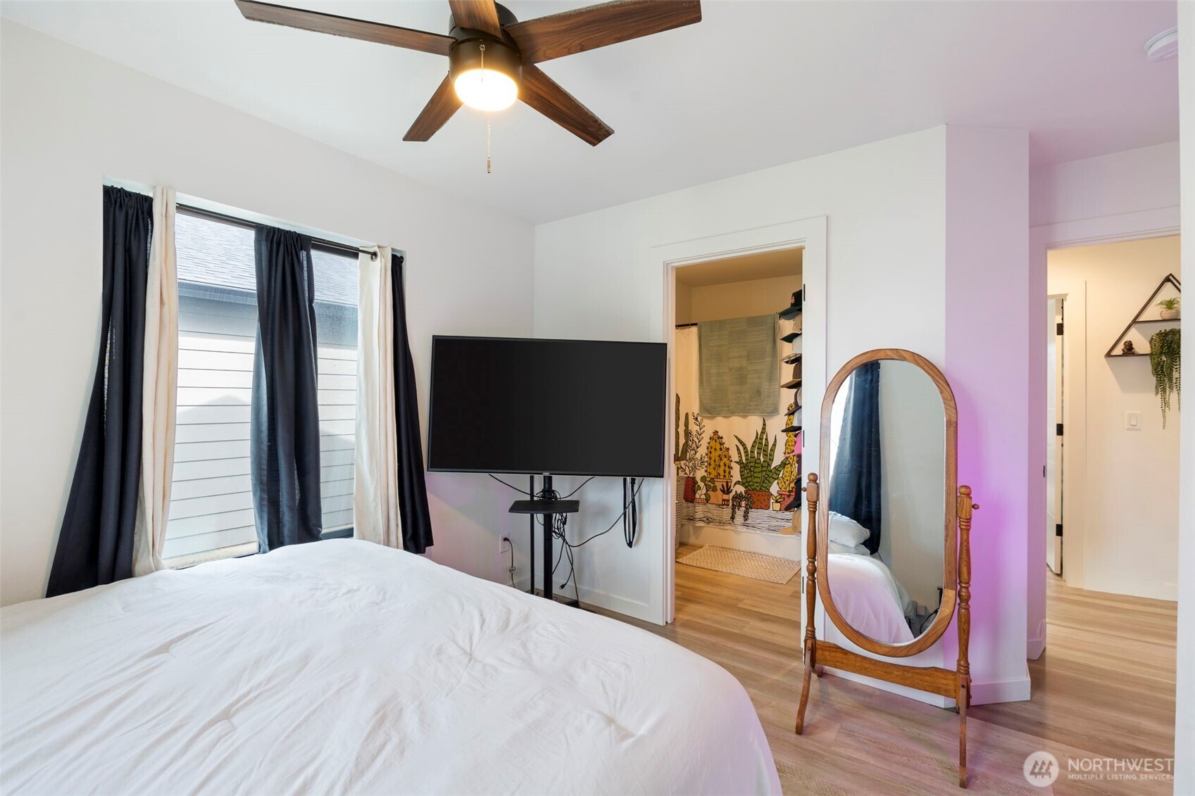 2011 Apple Road , Winlock, WA 98596