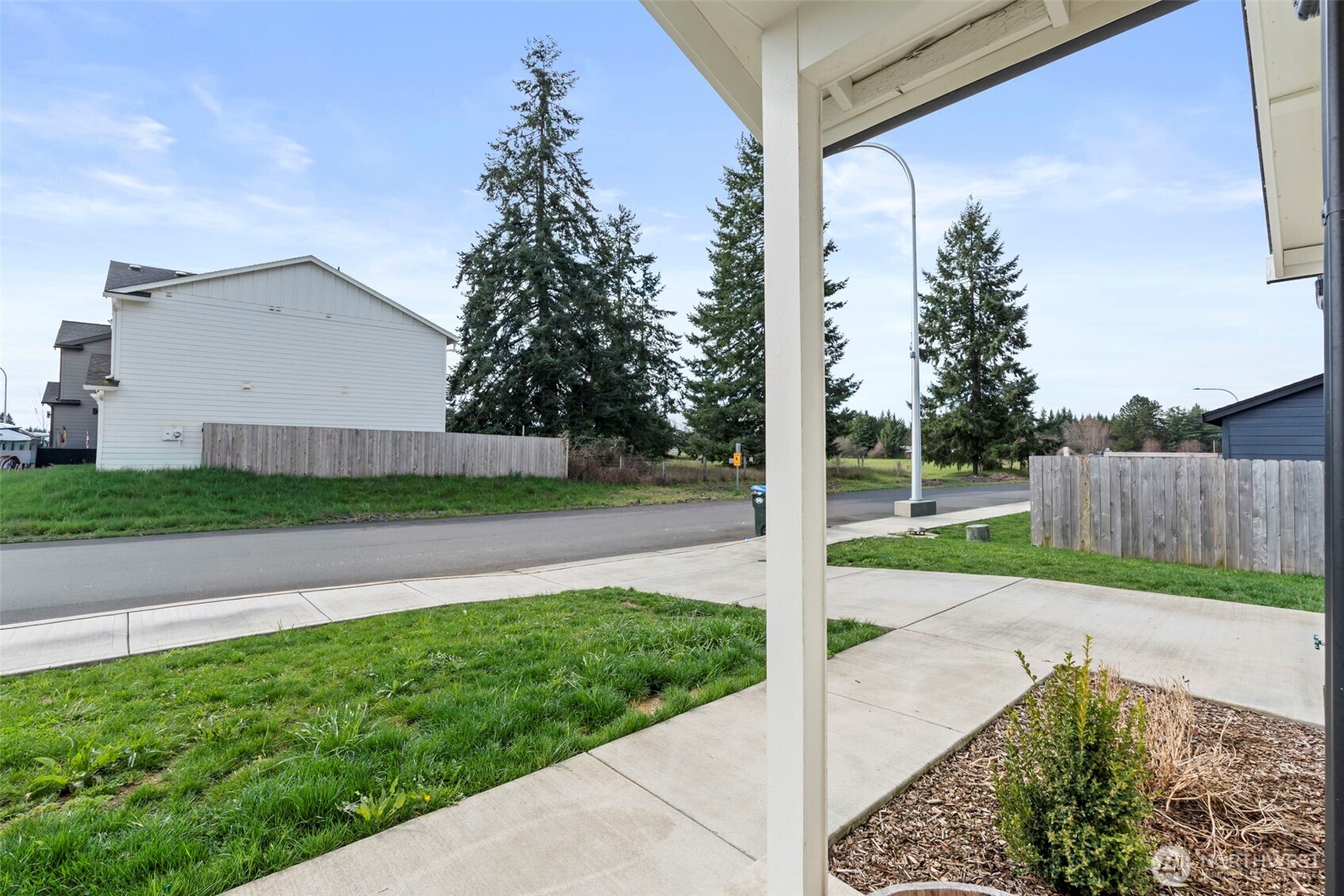 2011 Apple Road , Winlock, WA 98596