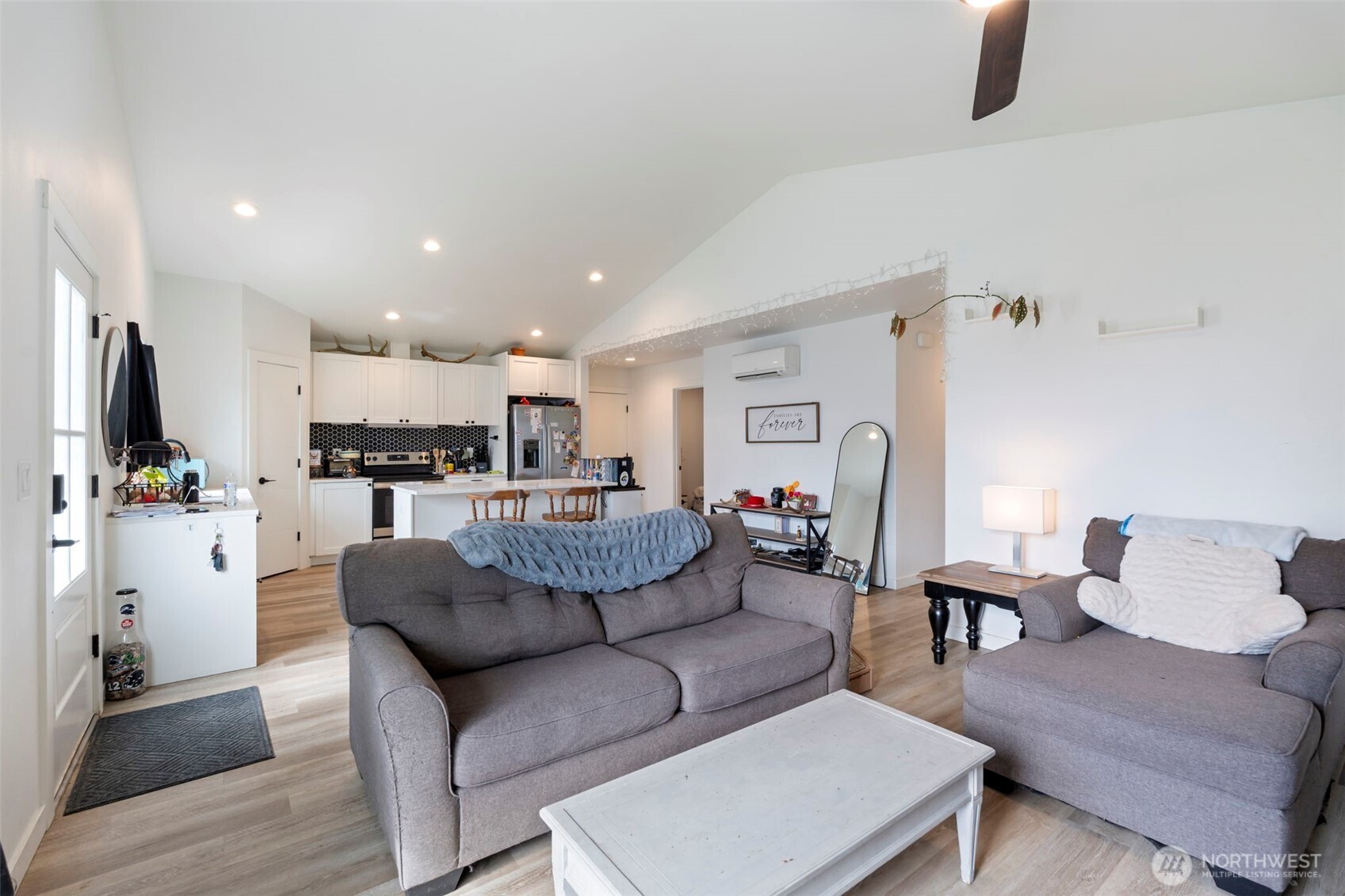 2011 Apple Road , Winlock, WA 98596