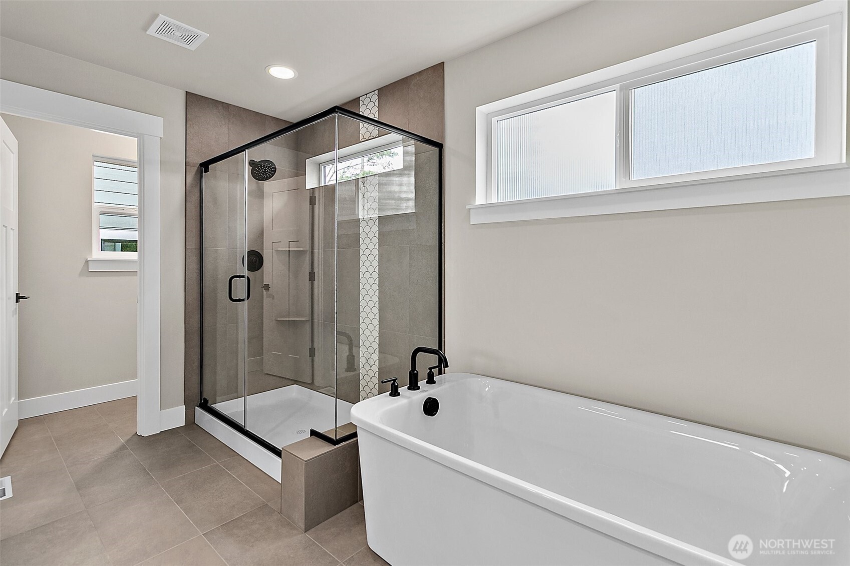 14307 SE 284th Place , Kent, WA 98042