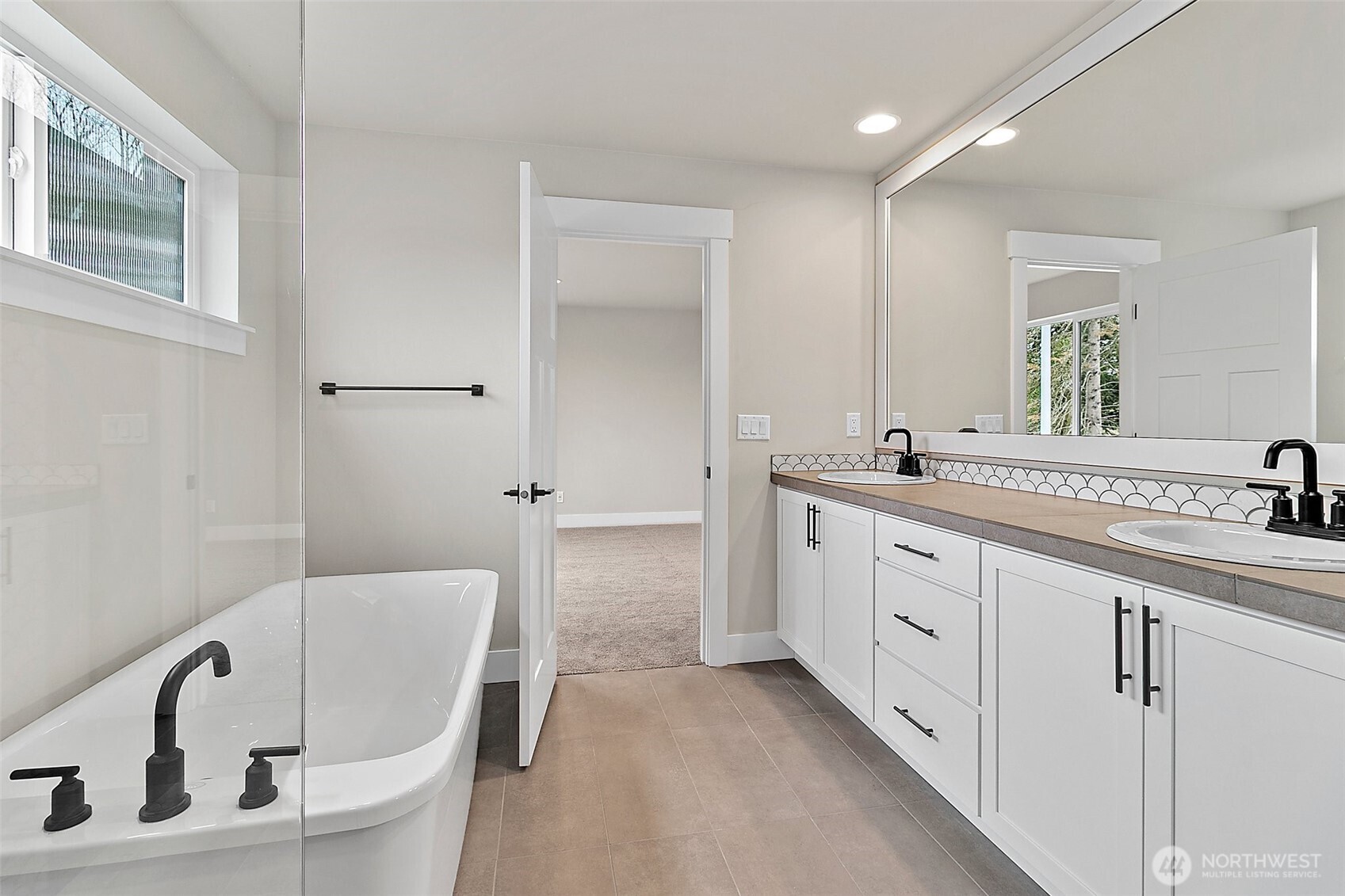 14307 SE 284th Place , Kent, WA 98042