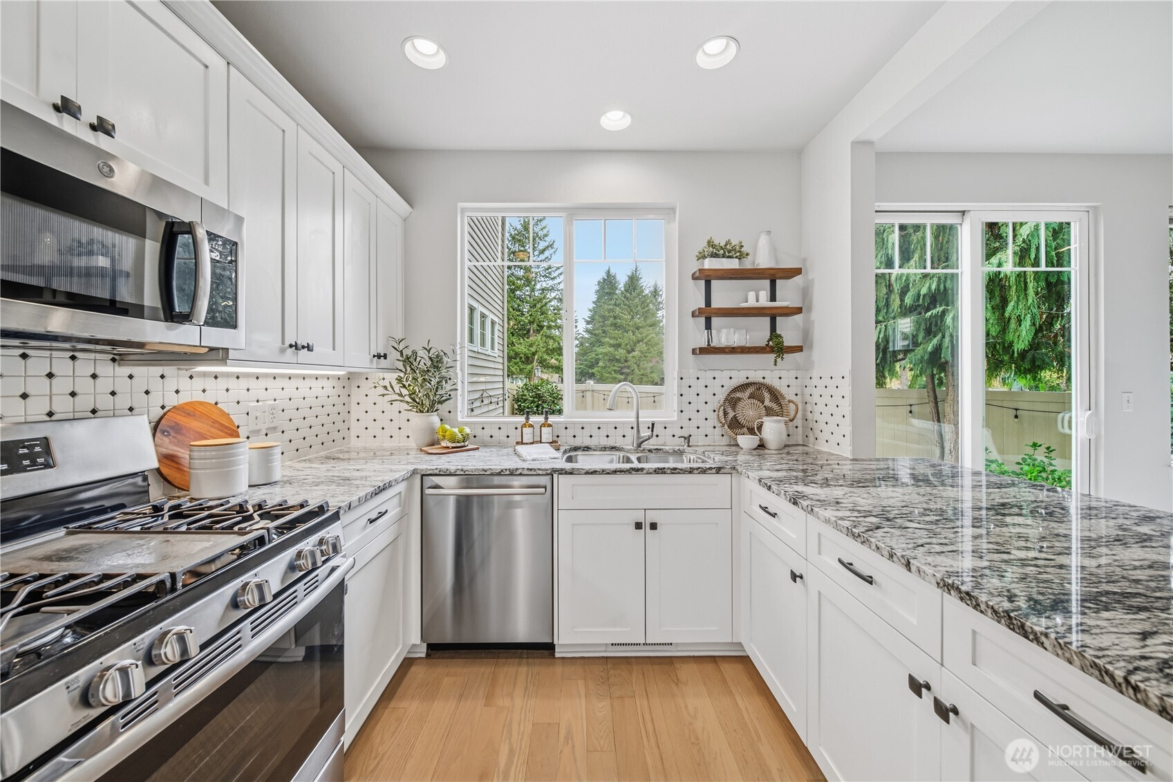 205 Newport Way NW #J1, Issaquah, WA 98027