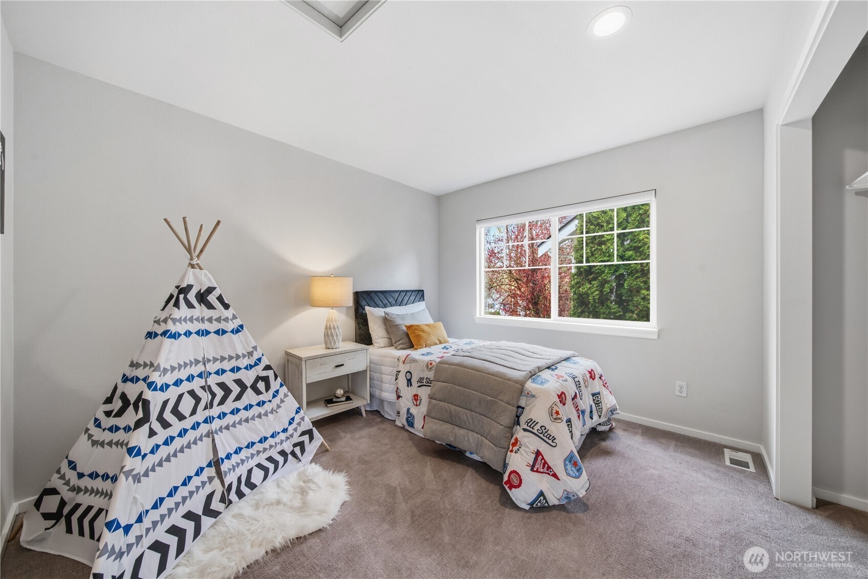 205 Newport Way NW #J1, Issaquah, WA 98027