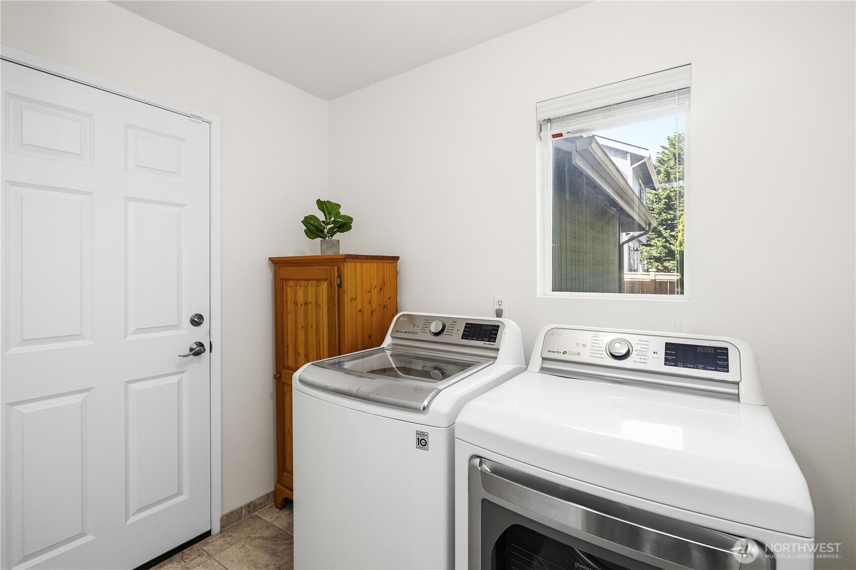 23634 SE 267th Place , Maple Valley, WA 98038