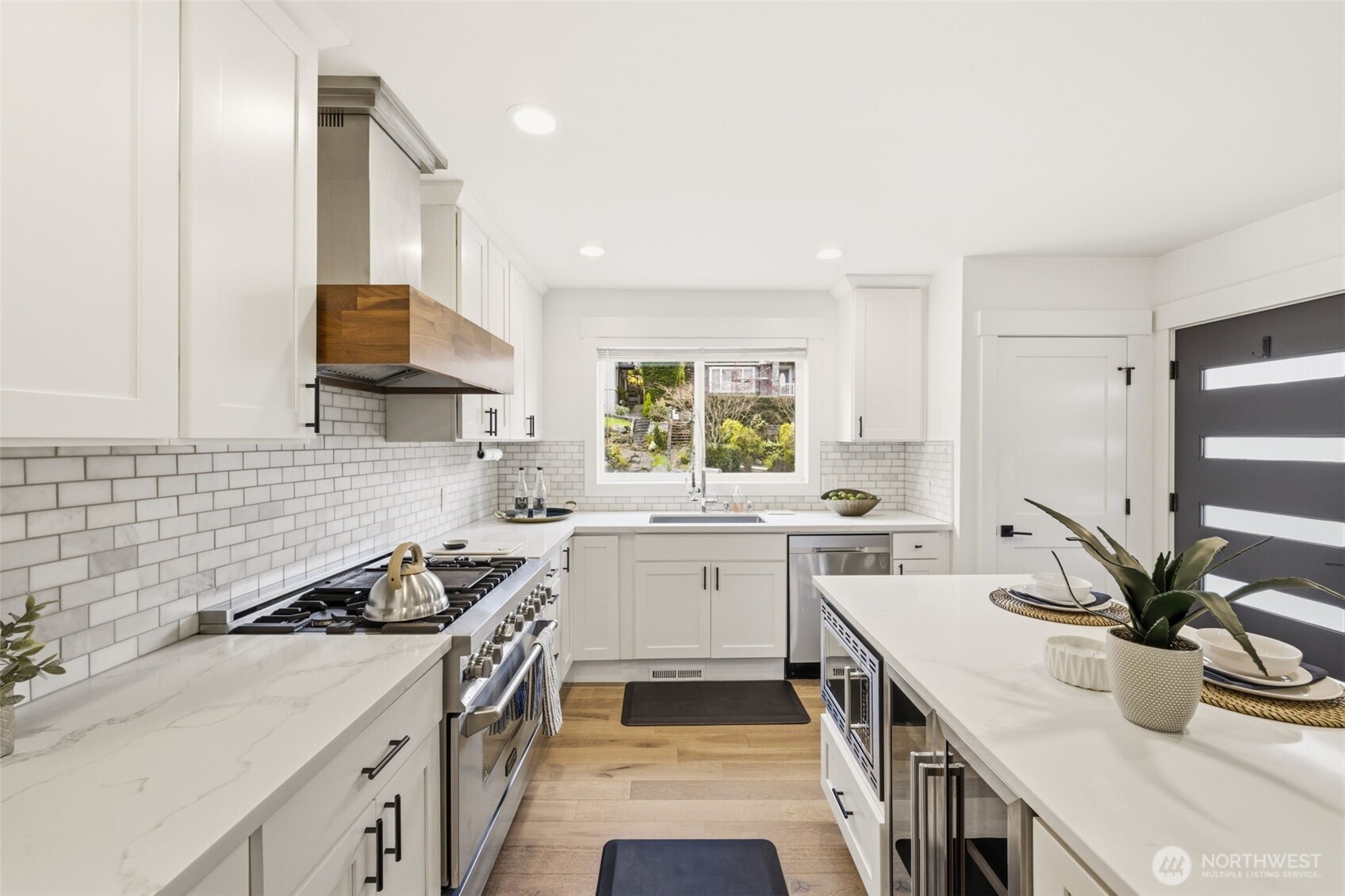 1070 25th Avenue E, Seattle, WA 98112