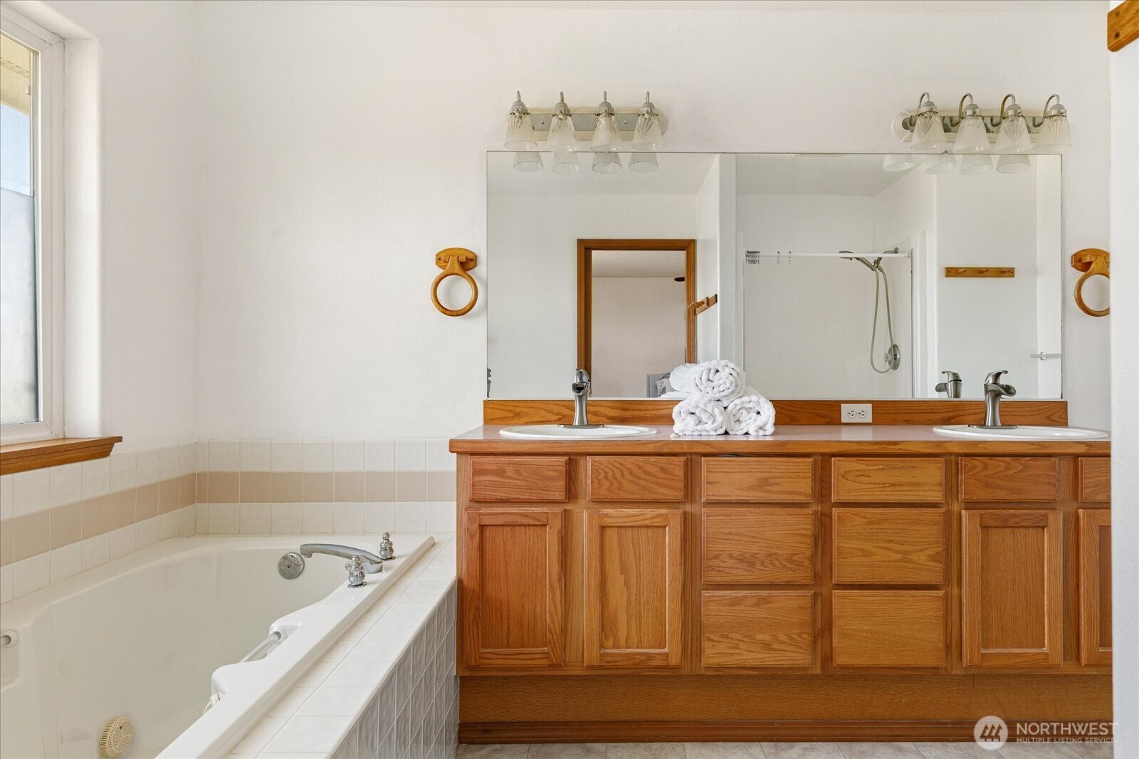 648 Hacienda Drive , Coupeville, WA 98239