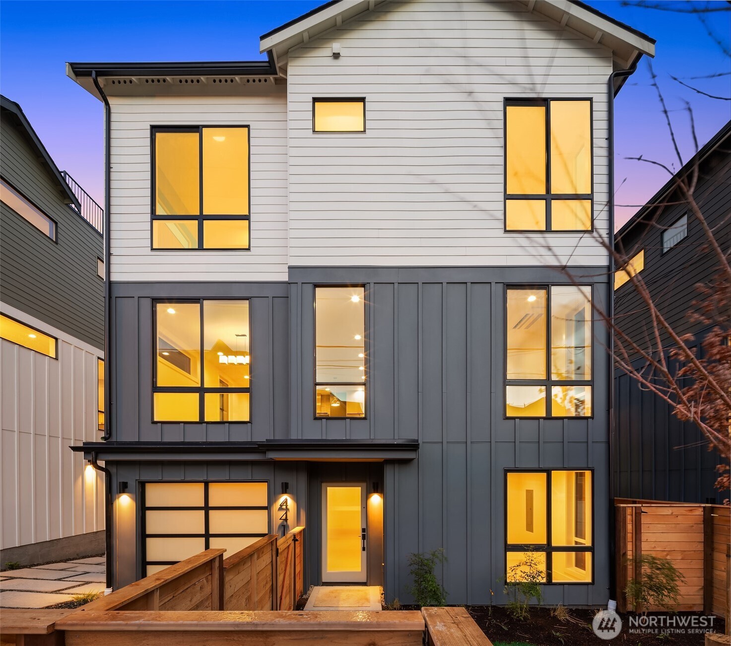 4417 2nd Avenue NE, Seattle, WA 98105