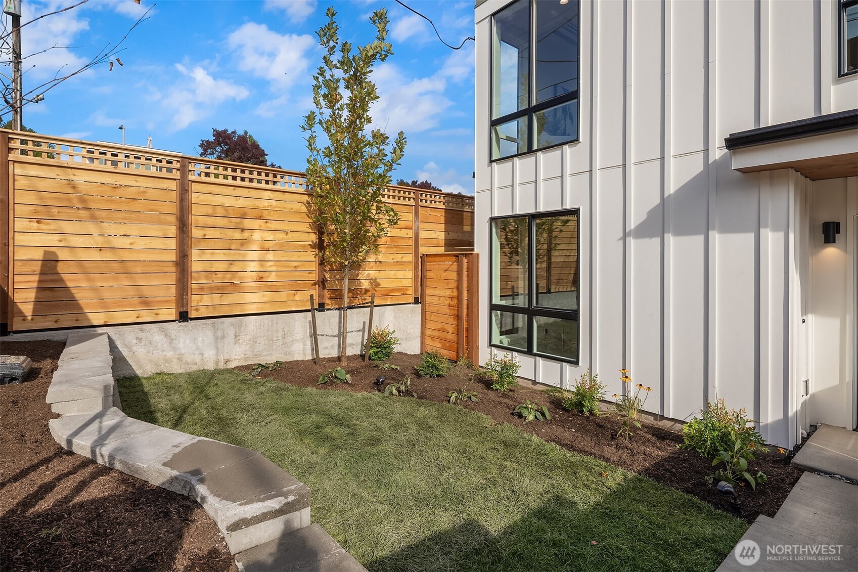 4417 2nd Avenue NE, Seattle, WA 98105