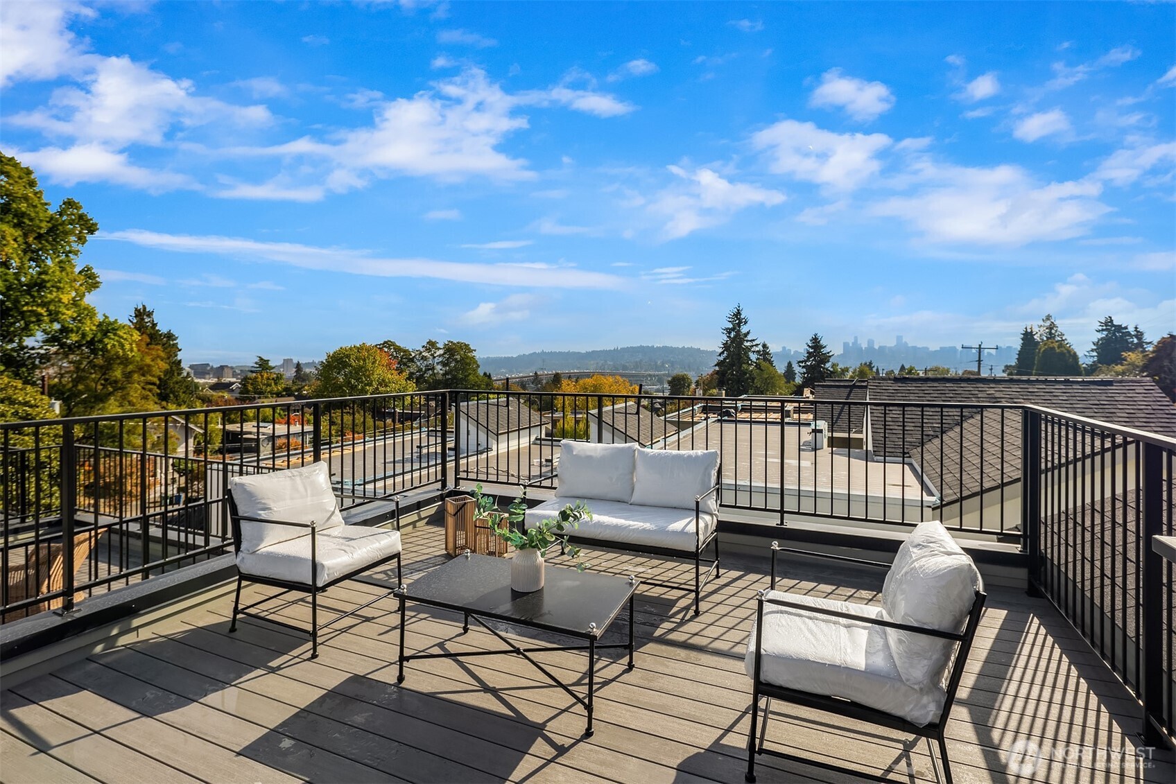 4417 2nd Avenue NE, Seattle, WA 98105