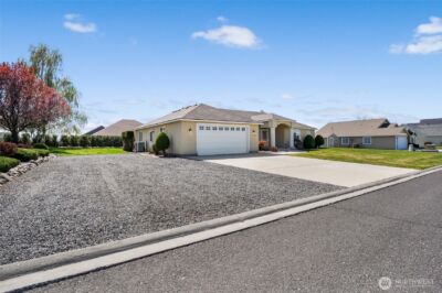 9083 SE Castlewood Drive , Moses Lake, WA 98837 - Photo 4