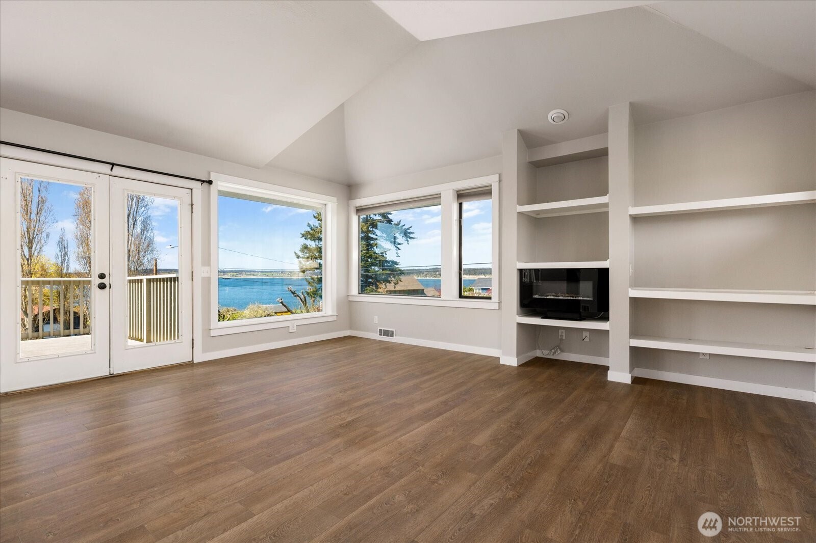 911 NE Leach Street ##911, Coupeville, WA 98239