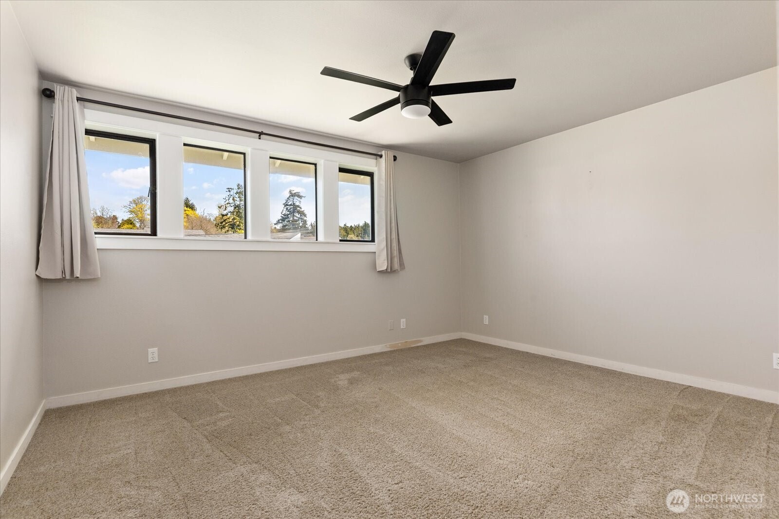 911 NE Leach Street ##911, Coupeville, WA 98239