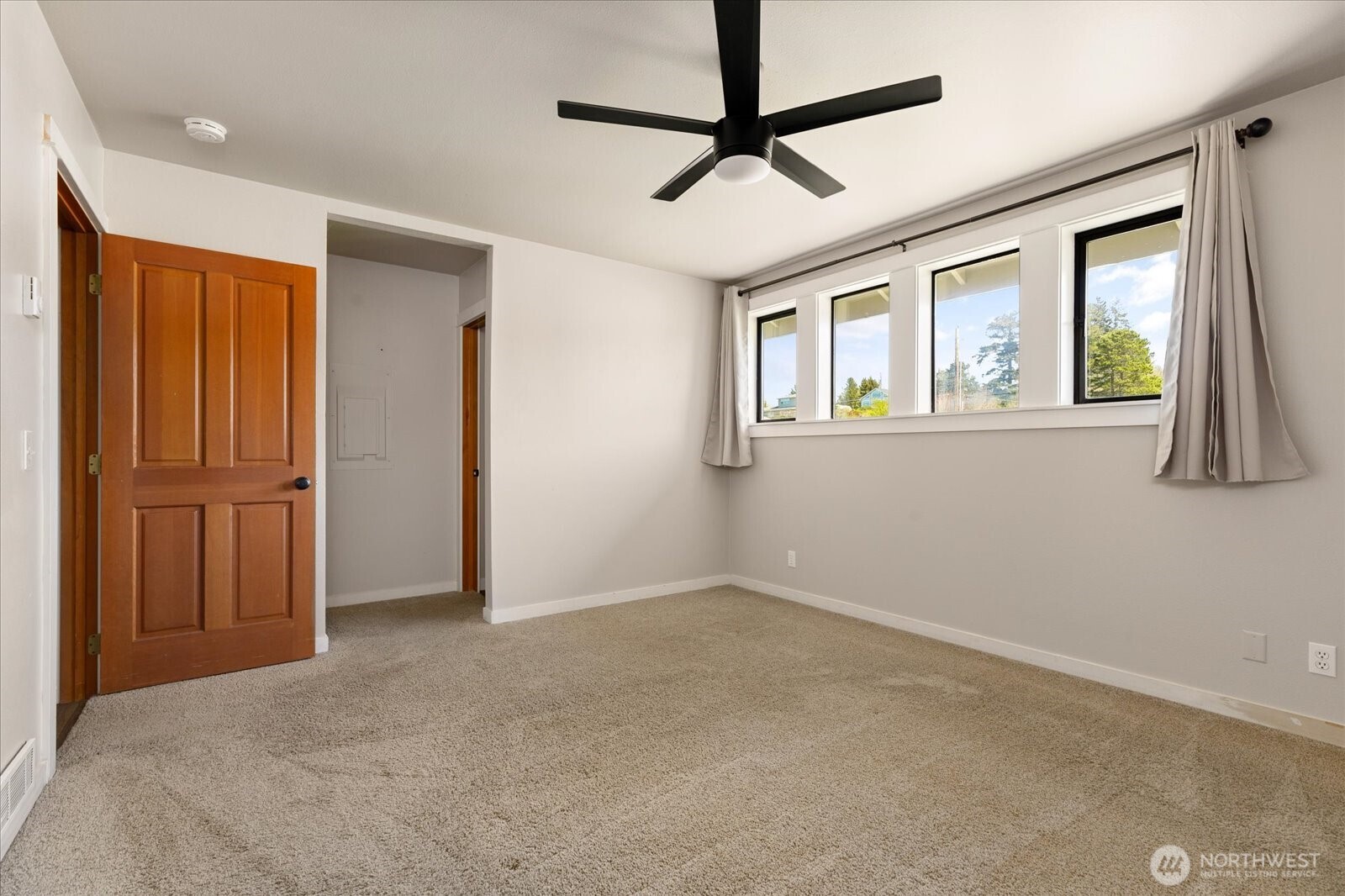 911 NE Leach Street ##911, Coupeville, WA 98239