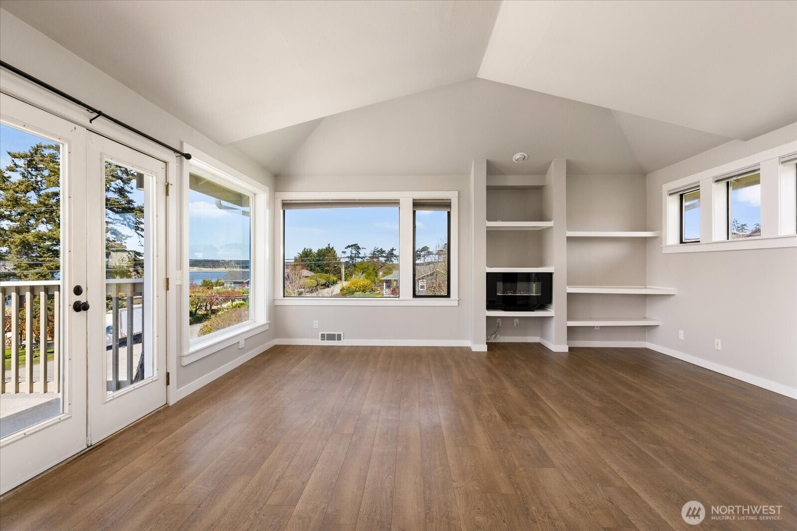 911 NE Leach Street ##911, Coupeville, WA 98239