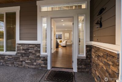 12204 Ashworth Avenue N, Seattle, WA 98133 - Photo 2