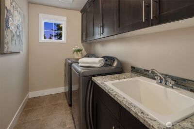 12204 Ashworth Avenue N, Seattle, WA 98133 - Photo 31