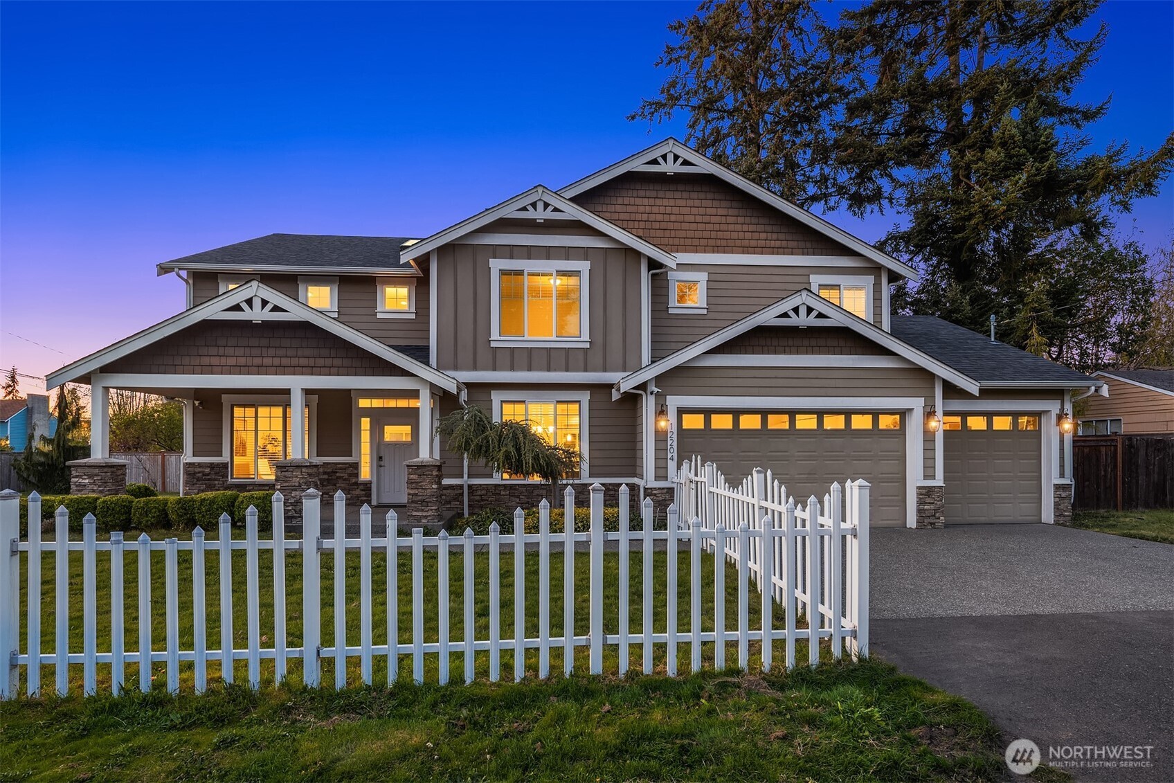 12204 Ashworth Avenue N, Seattle, WA 98133