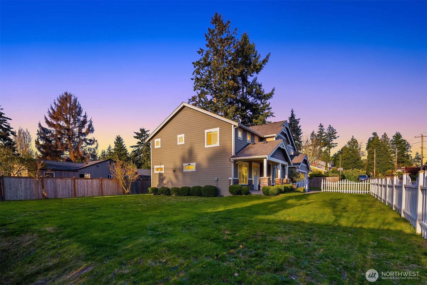 12204 Ashworth Avenue N, Seattle, WA 98133