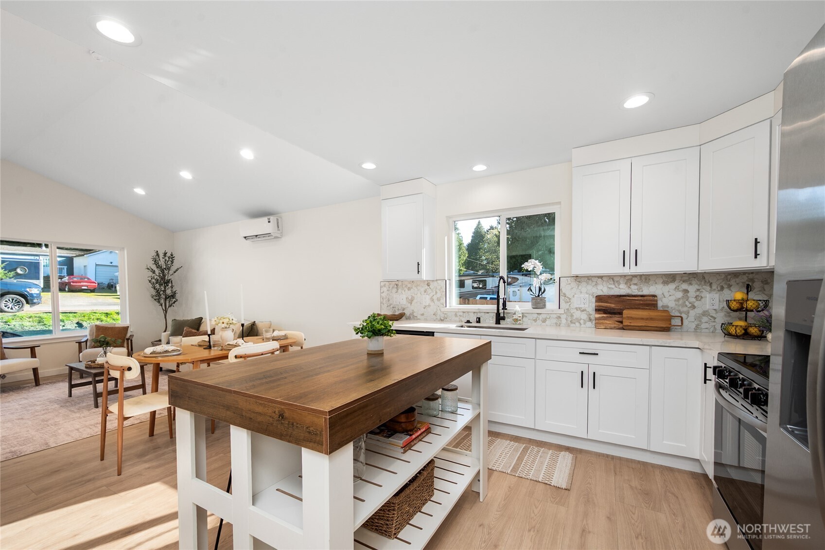 3655 Galiano Dr , Ferndale, WA 98248