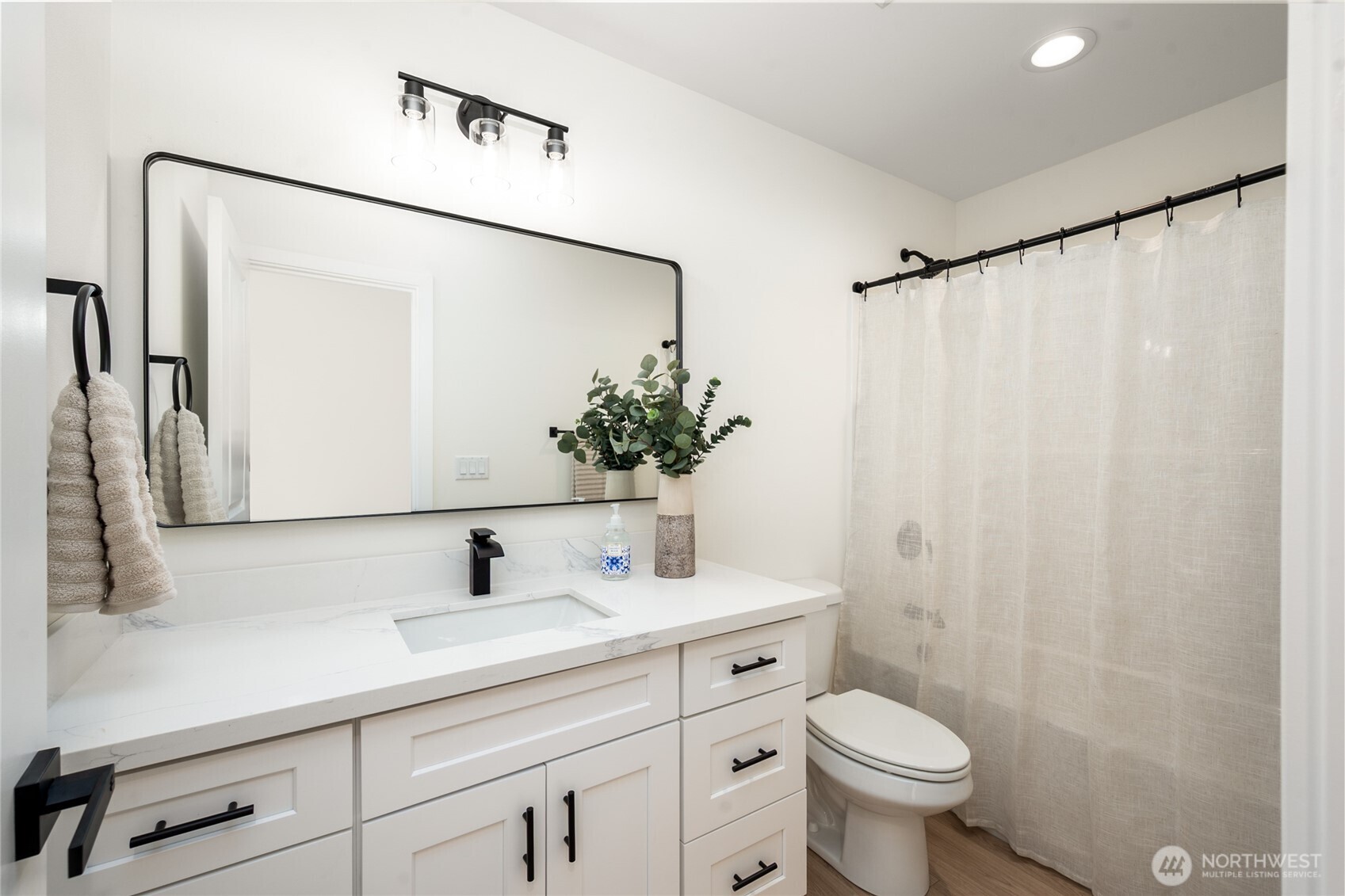 3655 Galiano Dr , Ferndale, WA 98248