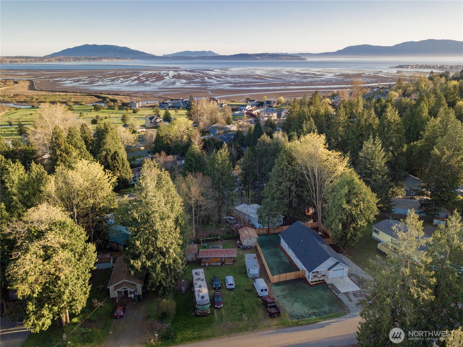 3655 Galiano Dr , Ferndale, WA 98248