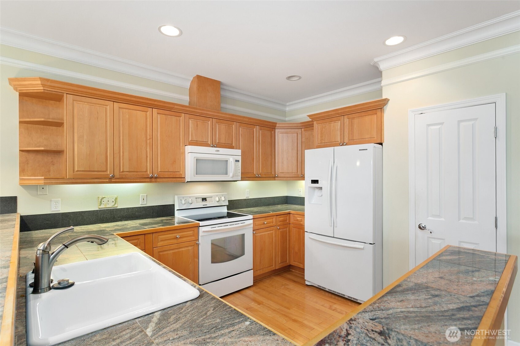 31853 48th Circle SW #16-B, Federal Way, WA 98023